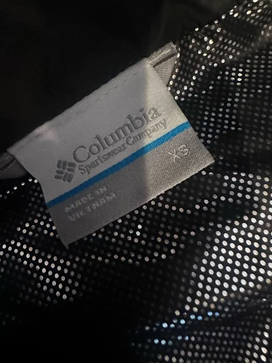 Columbia Black Pike Lake Long Vest - Picture 2 of 5